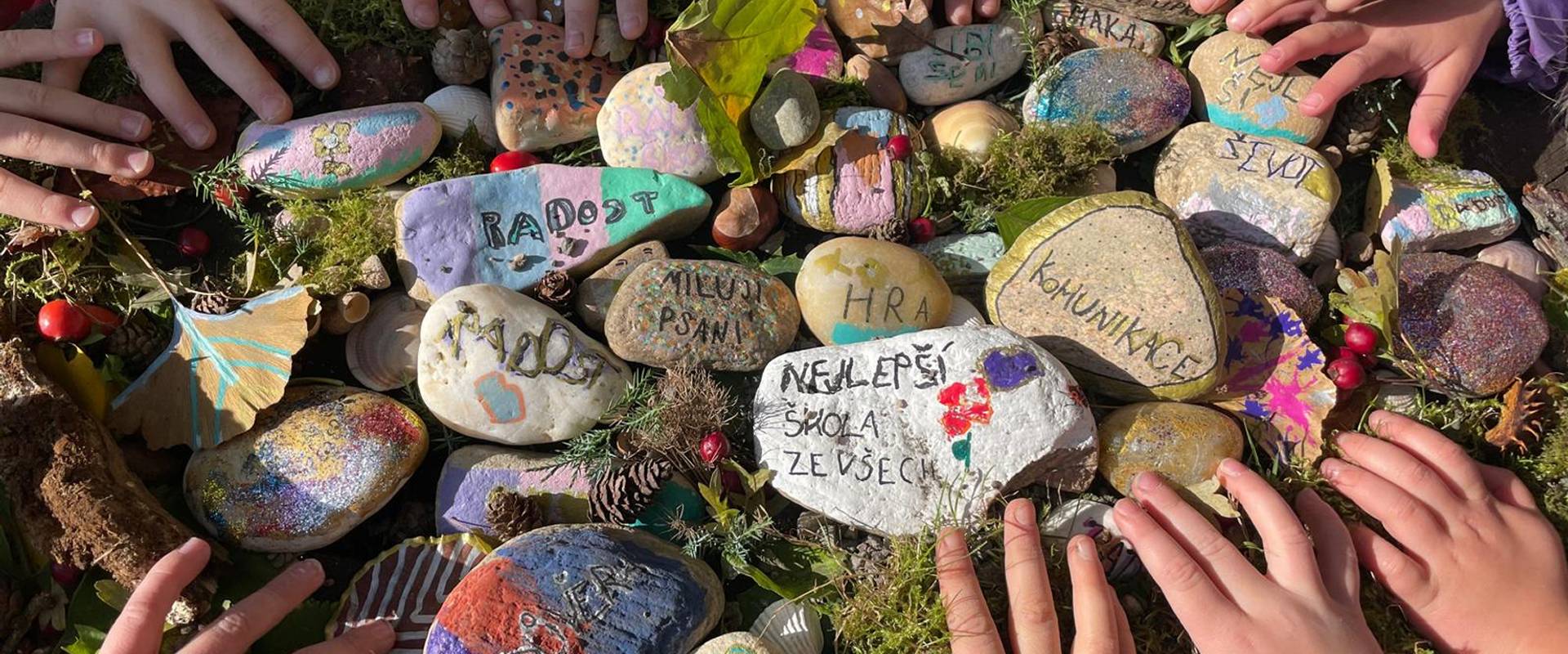 Děti ZŠ Radost se učí a hrají v moderní třídě